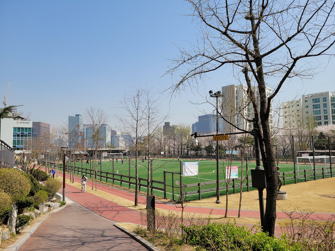 夠和平共處